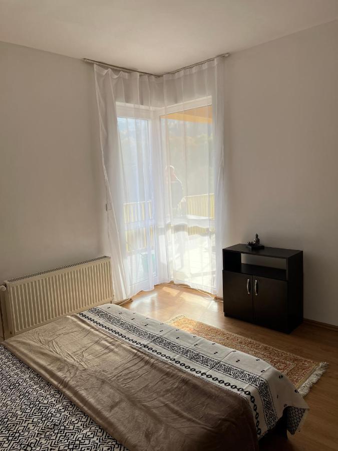 شقة سِنايا  في Anissia Apartament المظهر الخارجي الصورة